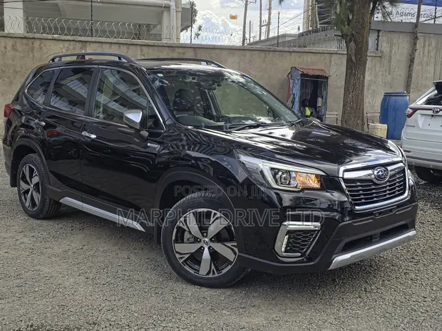 Subaru Forester 2019 Nyeusi - 1