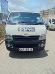 Toyota HiAce 2010 - 1