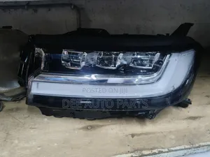 Toyota Land Cruiser LC300 Series 2022 Headlights