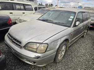 Subaru Legacy BH5 2001 Nyeupe