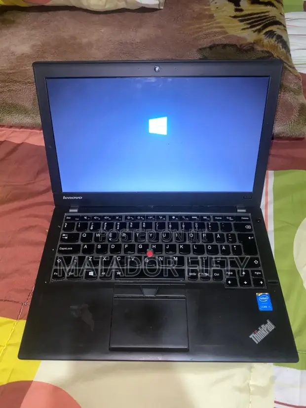 Lenovo ThinkPad X250 Laptop - Intel Core i5, 4GB RAM, 256GB SSD - 1