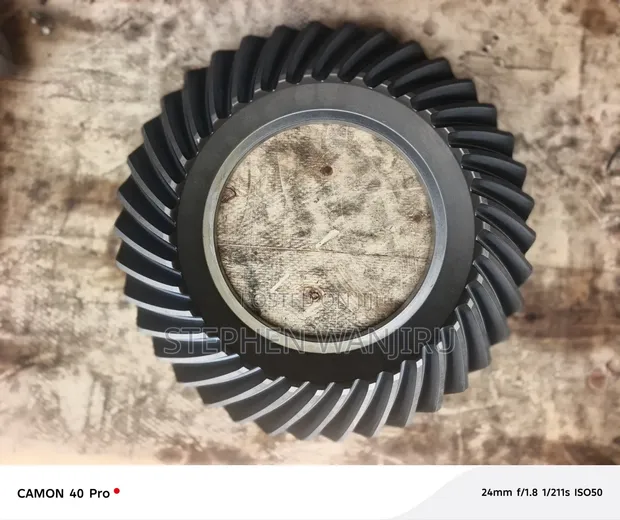 Isuzu ELF Truck Crown Wheel Pinion - 1