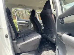 Toyota Hilux 2.4 Diesel 2020 Nyeusi