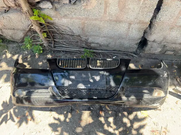 BMW 320i E90 (2010) Front Bumper, Bonnet & Crash Bar - 1
