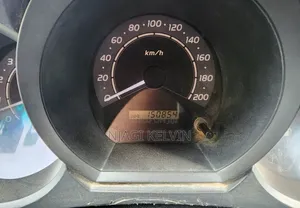 Toyota Hilux 2010 Nyeupe