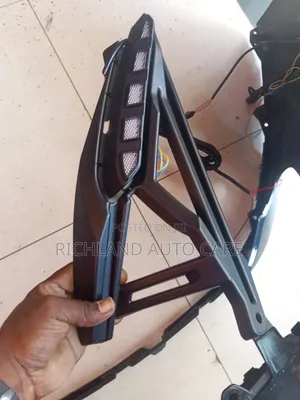 Taa za Mbele za Bampa ya Toyota Harrier (Model Mpya)