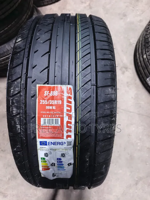 Sunfull 255/35R19 Performance Passenger Tyres - 1