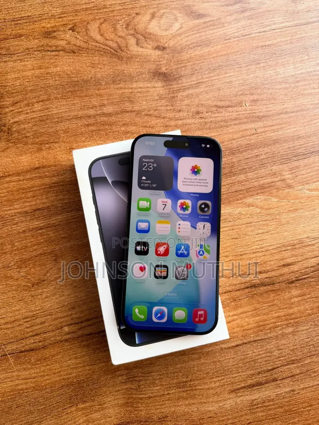 Apple iPhone 16 Pro 256GB Black (Open Box) - 1
