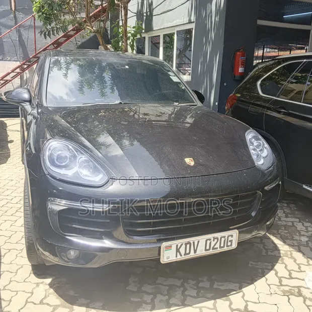 Porsche Cayenne 2017 Black - 1