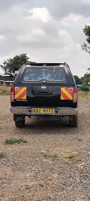Nissan Navara 2.5 dCi 4x4 Pickup 2007 Nyeusi