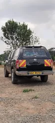 Nissan Navara 2.5 dCi 4x4 Pickup 2007 Nyeusi - 2