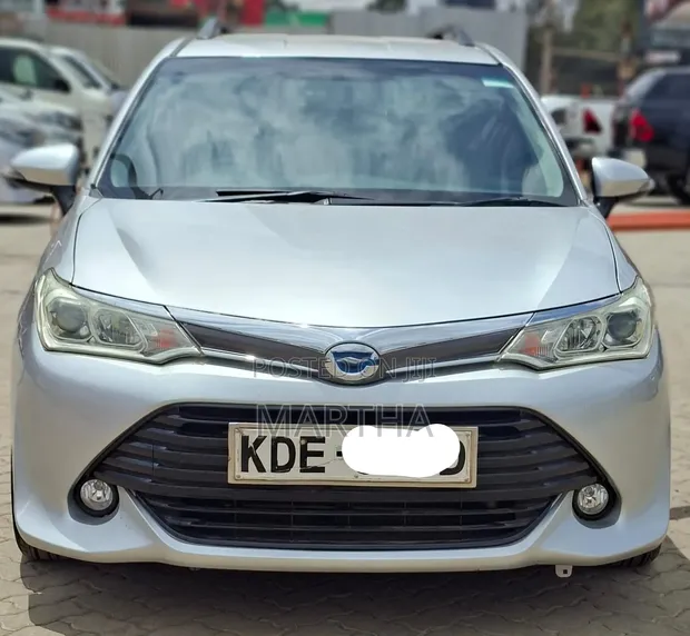 Toyota Corolla Fielder 2015 Silver - 1