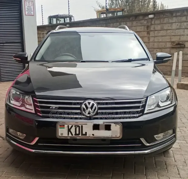 Volkswagen Passat 2015 Black - 1
