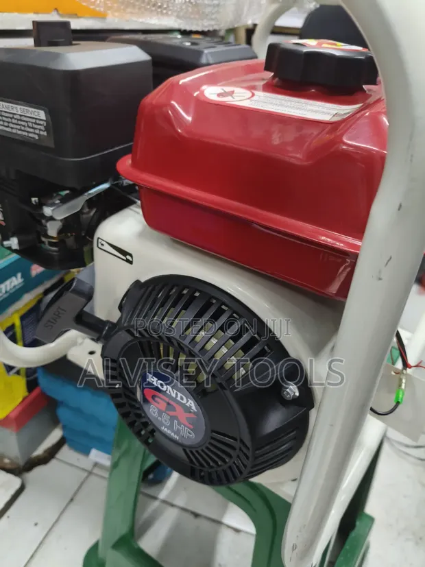 Honda Petrol Concrete Vibrator - 1