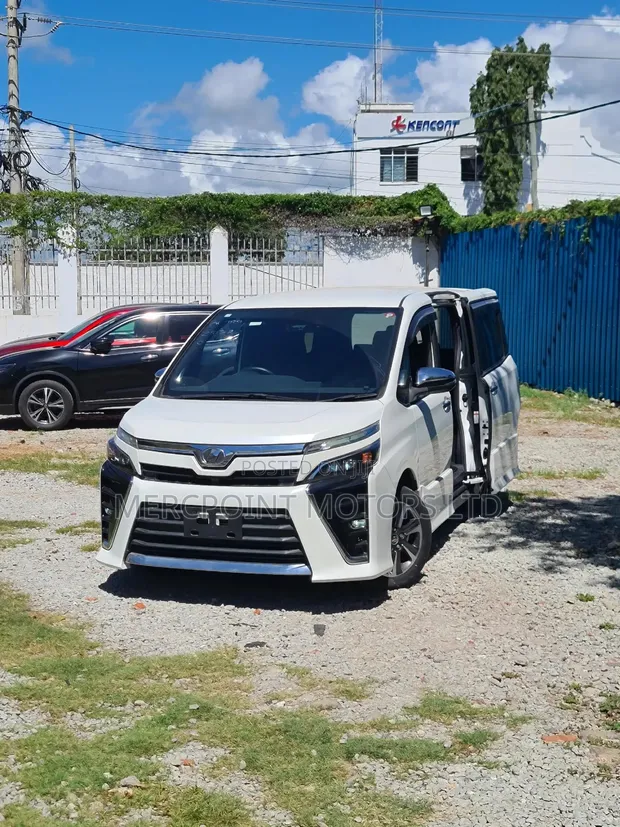 Toyota Voxy 2019 Pearl - 1