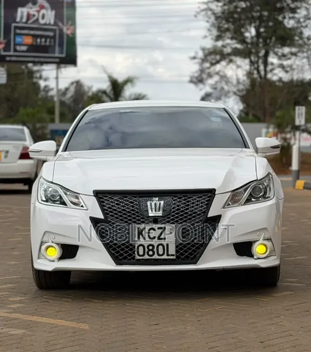 Toyota Crown Athlete 2013 Hybrid - 1