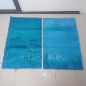Fluffy Bedside/Doormat - Mkeka wa Manyoya ya Sungura