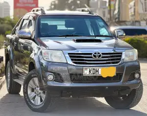 Toyota Hilux Double Cab 2015 Silver