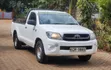 Toyota Hilux 2010 White - 3