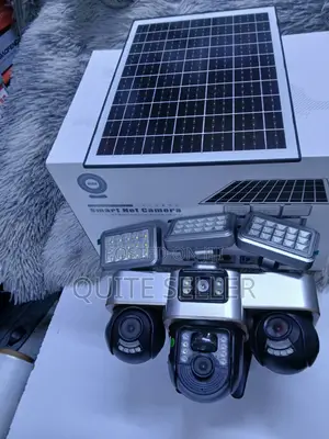 Kamera ya Usalama ya Triple Lens WiFi Solar PTZ