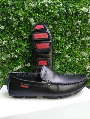 Clarks Loafers za Wanaume