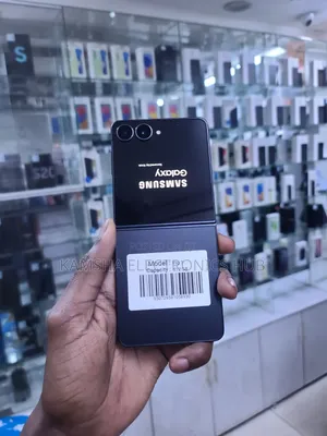 Samsung Galaxy Z Flip7 512GB Nyeusi