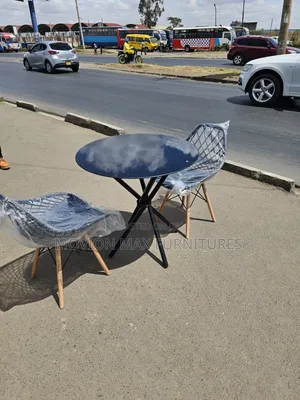 Set ya Meza ya Kula ya Mviringo na Viti vya Kisasa
