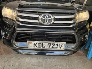 Toyota Hilux 2016 Black