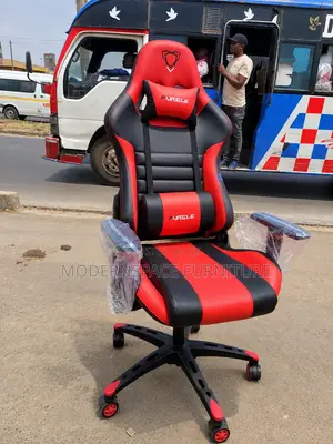 Kiti cha Mchezo cha Mtendaji cha High Back - Nyekundu na Nyeusi