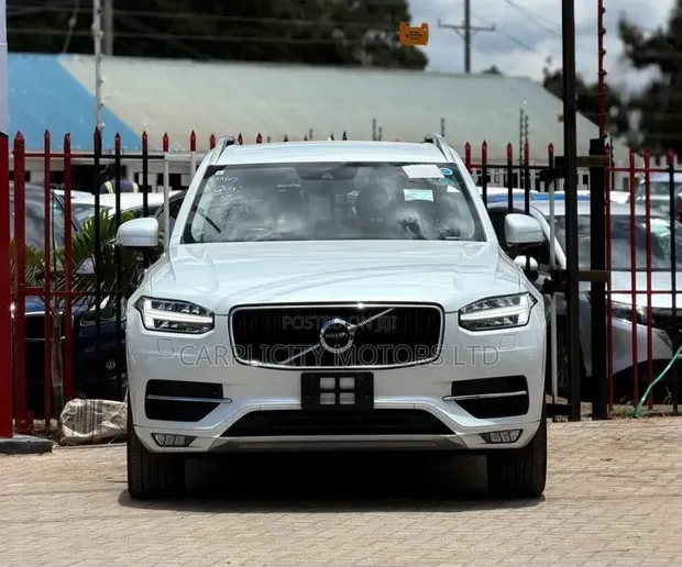 Volvo XC90 D5 2019 Nyeupe - 1