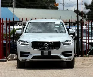 Volvo XC90 D5 2019 Nyeupe
