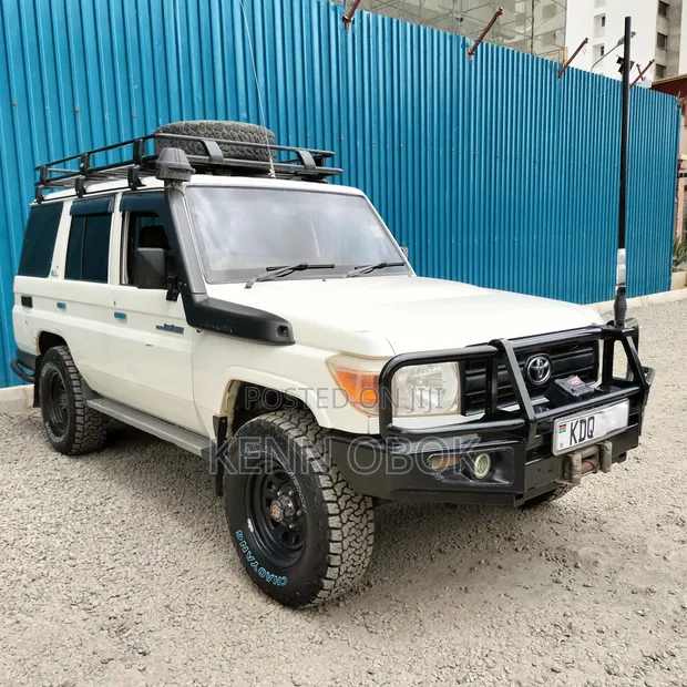 Toyota Land Cruiser 2016 White - 1