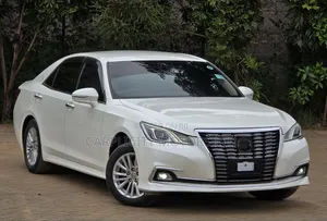 Toyota Crown 2017 Nyeupe