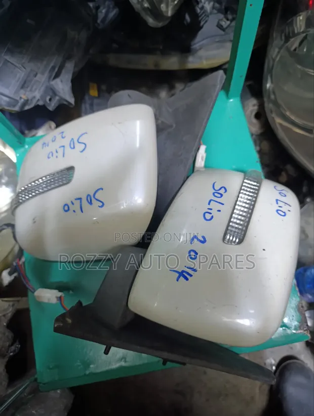 Suzuki Solio Side Mirror (2014) - 1