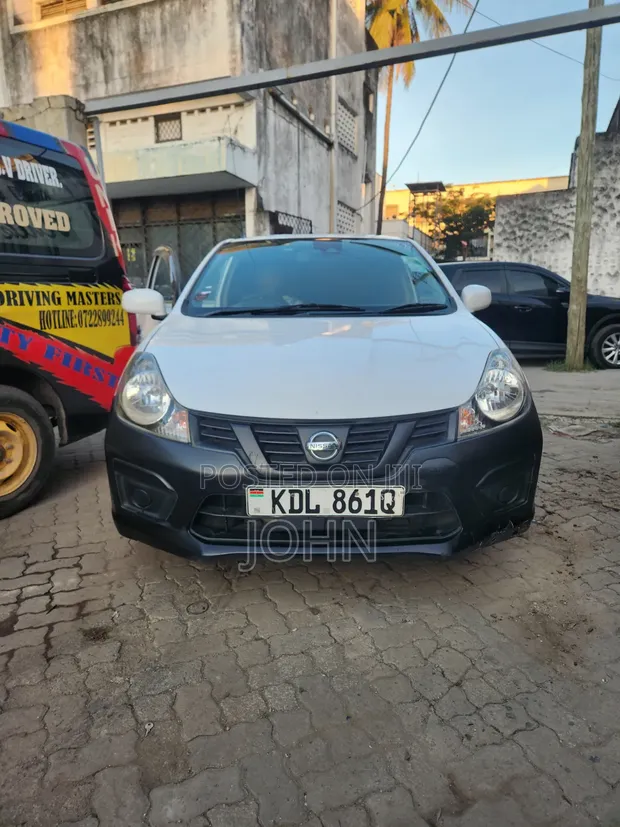 Nissan Advan 2017 Nyeupe - 1