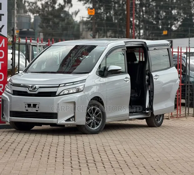 Toyota Voxy 2019 Silver - 1