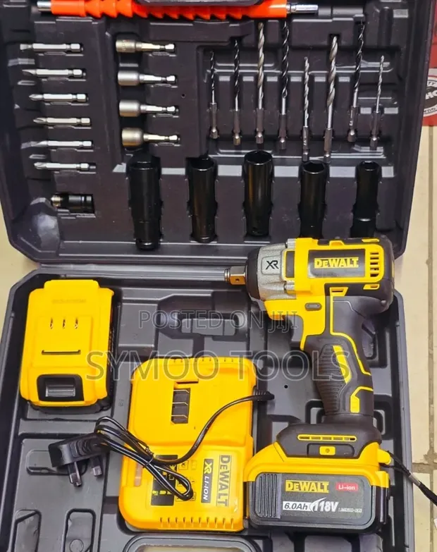 Dewalt 118V Impact Wrench Kit - 1