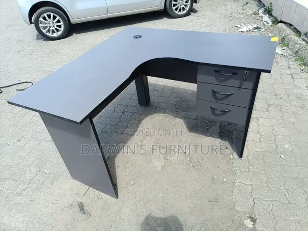 Boss Office Products L-Shaped Table - 1