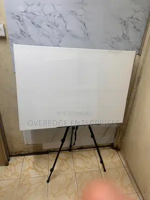Kanzasi ya Kuchora 100cm x 70cm na Easel