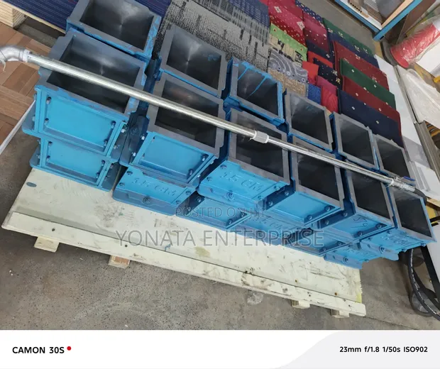 Commercial Concrete Cube Moulds (Cast Iron) - 1