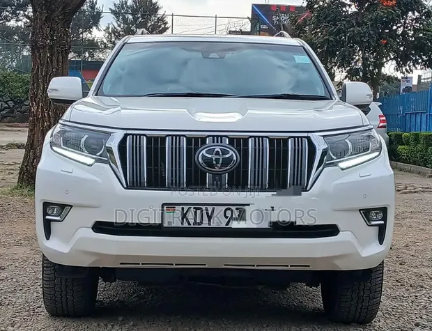 Toyota Land Cruiser Prado VXL 2023 - 1