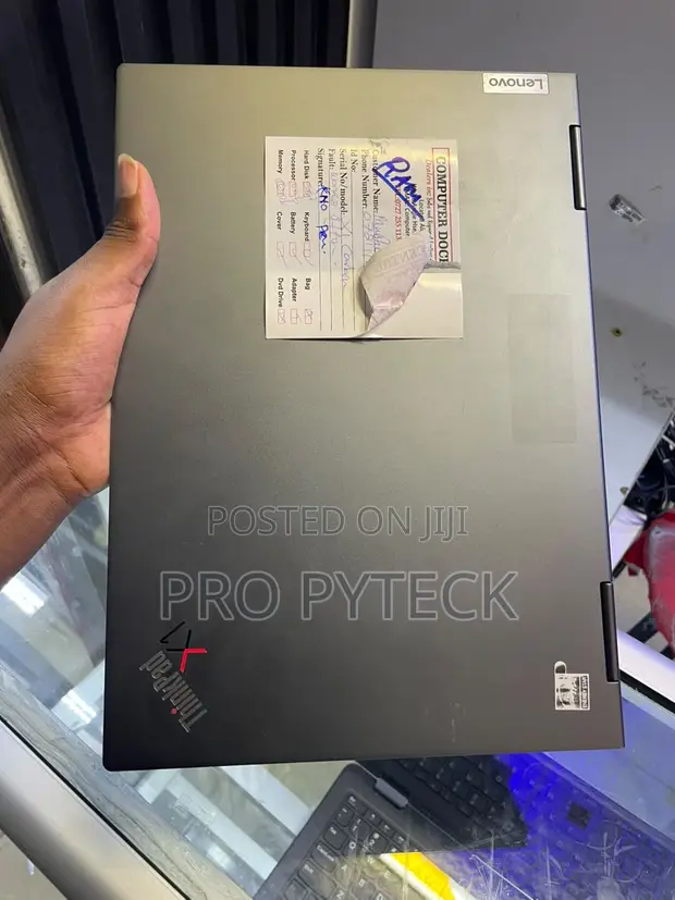 Lenovo ThinkPad X1 Yoga Gen 11, i7, 32GB RAM, 512GB SSD - 1