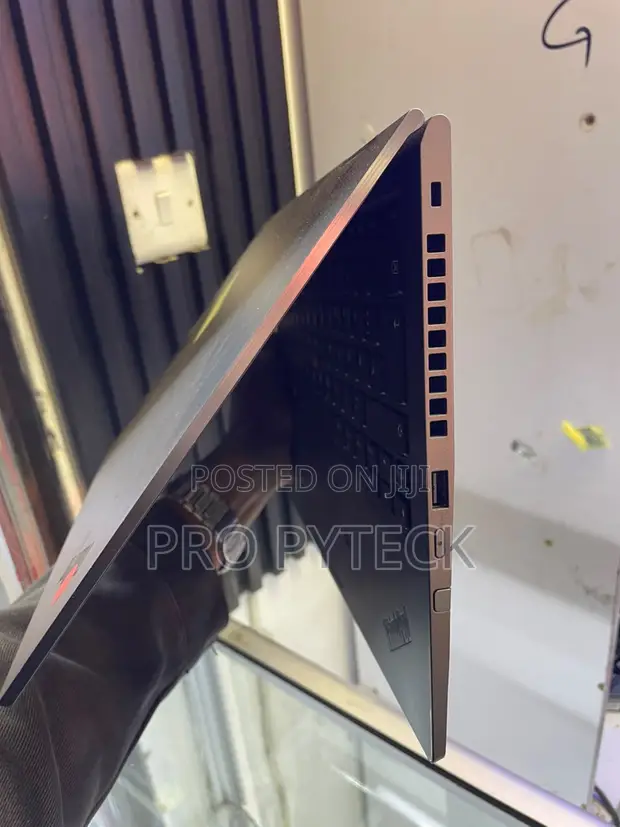 Lenovo ThinkPad X1 Yoga Gen 11 Intel Core i7 16GB RAM 512GB SSD - 1