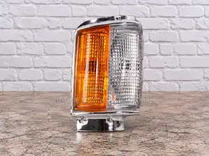 Taa ya Kona ya Toyota Hilux Yn55/Yn65 (1984-1987) - Chrome
