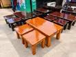 Seti ya Jedwali la Mahogany Safi na Stuli 4 - 1