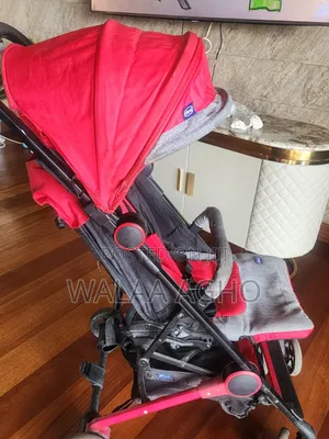 Chicco Lightweight Stroller for Travel & Airplanes