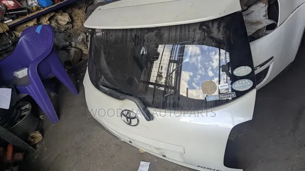 Toyota Auris 2010 Boot - 1