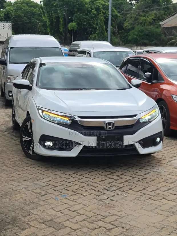 Honda Civic 2019 Nyeupe - 1