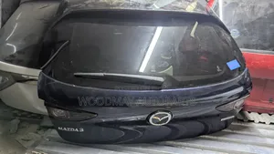Boot ya Mazda 3 (2019-2020)