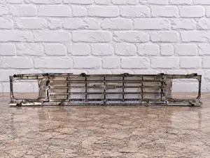 Grille ya Toyota Hilux Yn55 1987 Chrome